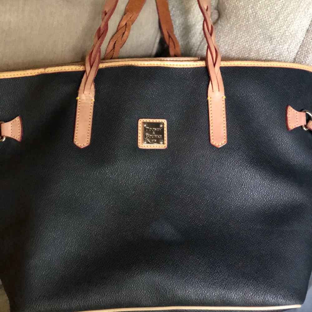 Dooney & Bourke large purse